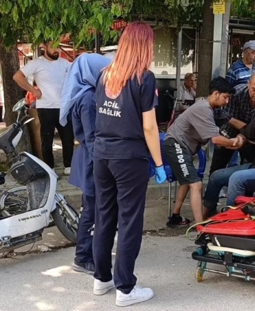Bursa’da motosiklet otomobille çarpıştı: 1 yaralı