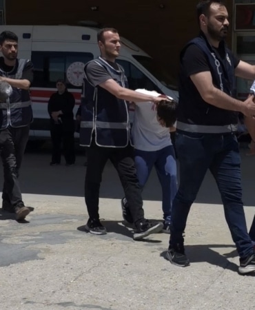 Çocuk parkında dehşeti yaşatanlar adliyeye sevk edildi