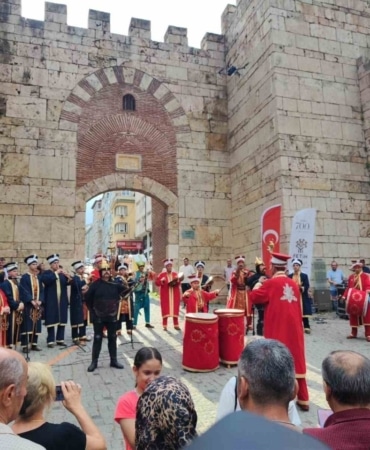 Fethin 700. yılında mehter sesleri Saltanat Kapı’dan yükseldi