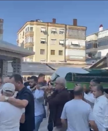 İş ortağını öldürüp intihar eden galerici toprağa verildi