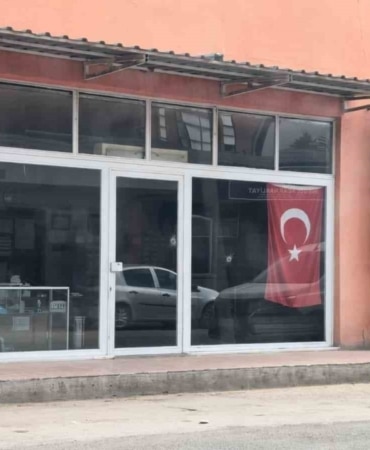İş yerine ateş açıp kaçtılar