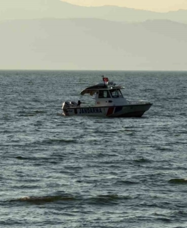 İznik Gölü’nde akıntıya kapılan emekli polis hayatını kaybetti, oğlu kurtarıldı