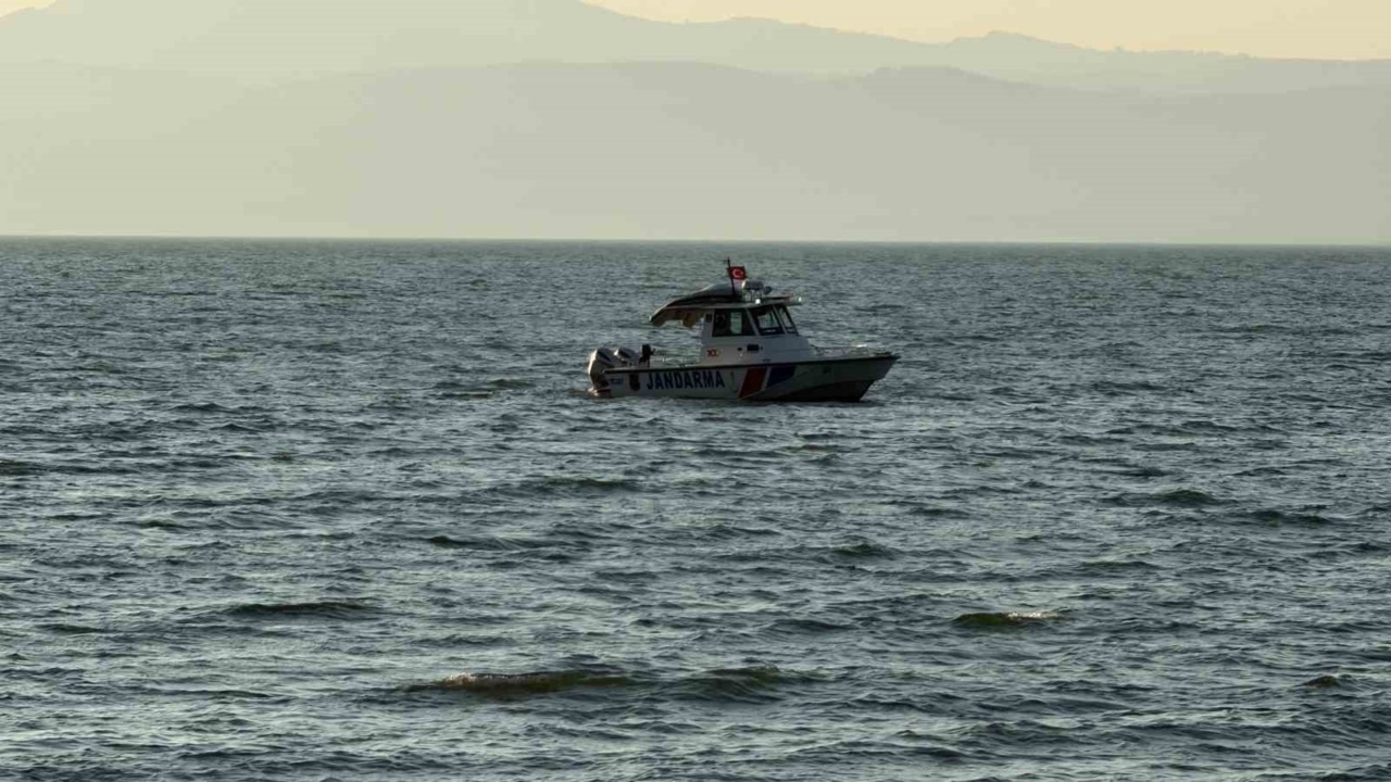 İznik Gölü’nde akıntıya kapılan emekli polis hayatını kaybetti, oğlu kurtarıldı