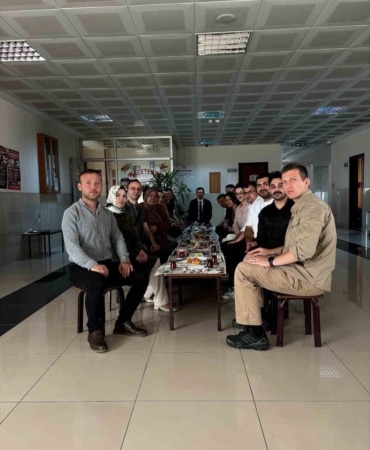 Karacabey Adliyesi’ne sabah en erken gelen personele sürpriz kahvaltı