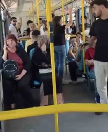 Metro’da yüksek sesle konuşma tartışması