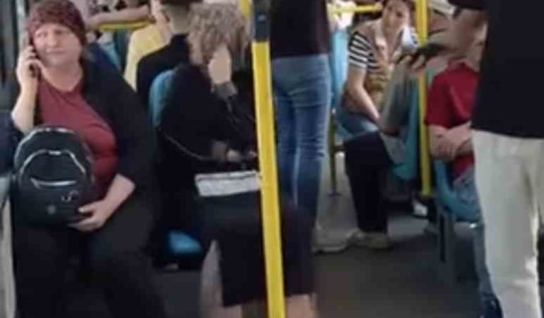 Metro’da yüksek sesle konuşma tartışması
