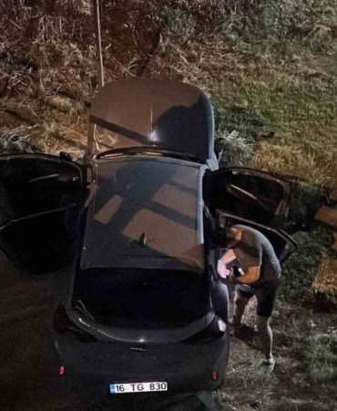 Navigasyon yanlış yolu gösterdi, dereye uçtu: 1 yaralı