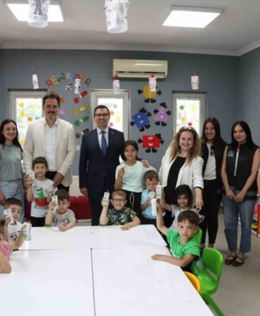 Nilüfer Belediyesi çocukların süt tüketimini destekliyor