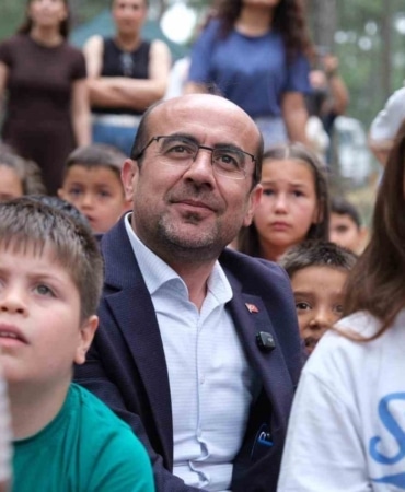 Orhaneli’de yıl sonu sergisi ve çocuk şenliği renkli görüntülere sahne oldu