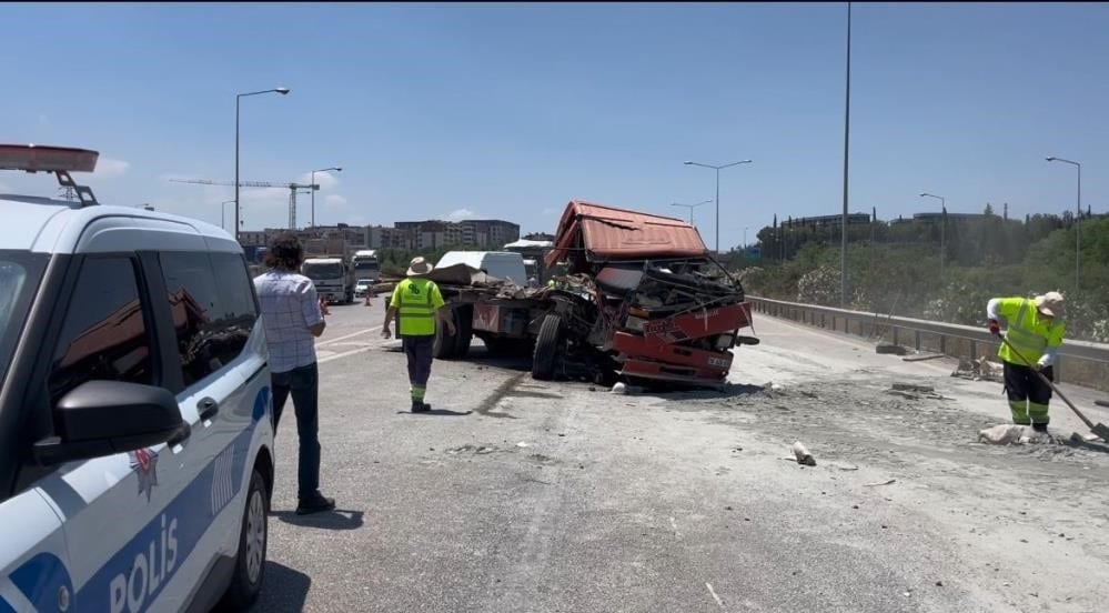 Otobandaki feci kazada hayatını kaybeden sürücünün kimliği belli oldu