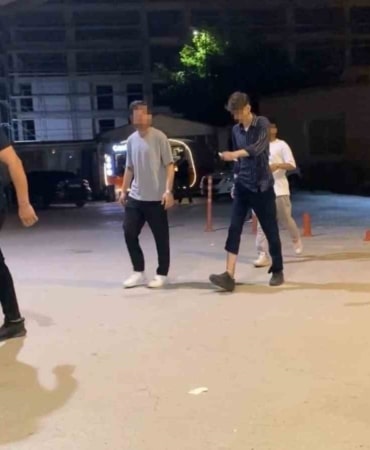 Parktaki gençlere pompalı tüfekle saldırdı: 10 yaralı