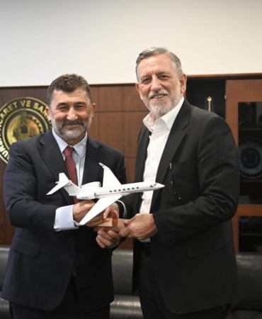 BURSA TİCARET VE SANAYİ ODASI'NDA (BTSO), VATANJET YÖNETİCİLERİ İLE GERÇEKLEŞTİRİLEN TOPLANTIDA SİVİL HAVACILIK ALANINDAKİ ÇALIŞMALAR DEĞERLENDİRİLİRKEN, SANAYİ VE TEKNOLOJİ ODAKLI İŞ BİRLİĞİ FIRSATLARI ELE ALINDI.