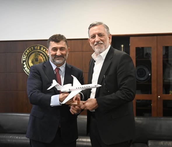BURSA TİCARET VE SANAYİ ODASI'NDA (BTSO), VATANJET YÖNETİCİLERİ İLE GERÇEKLEŞTİRİLEN TOPLANTIDA SİVİL HAVACILIK ALANINDAKİ ÇALIŞMALAR DEĞERLENDİRİLİRKEN, SANAYİ VE TEKNOLOJİ ODAKLI İŞ BİRLİĞİ FIRSATLARI ELE ALINDI.