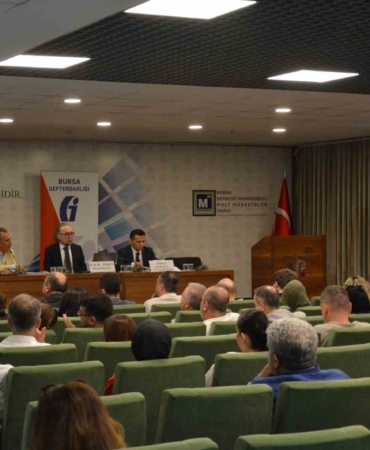 BURSA SERBEST MUHASEBECİ MALİ MÜŞAVİRLER ODASININ EV SAHİPLİĞİNDE DÜZENLENEN "VERGİ VE SGK BORÇLARINDA TECİL TAKSİTLENDİRME BİLGİLENDİRMESİ" TOPLANTISINDA, VERGİ DAİRELERİNE OLAN BORÇLARIN DÜŞÜK ORANLI TECİL FAİZİYLE TAKSİTLENDİRİLEBİLECEĞİ BELİRTİLİRKEN, BAŞVURULARIN 31 AĞUSTOS 2026 TARİHİNE KADAR YAPILMASI GEREKTİĞİ BİLDİRİLDİ.