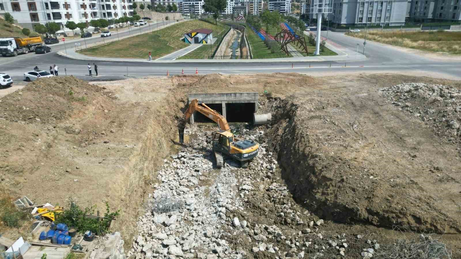 BURSA BÜYÜKŞEHİR BELEDİYESİ, NİLÜFER İLÇESİ BALKAN MAHALLESİ’NE YENİ BULVAR KAZANDIRMAK İÇİN ÇALIŞMALARINI ARALIKSIZ SÜRDÜRÜYOR.
