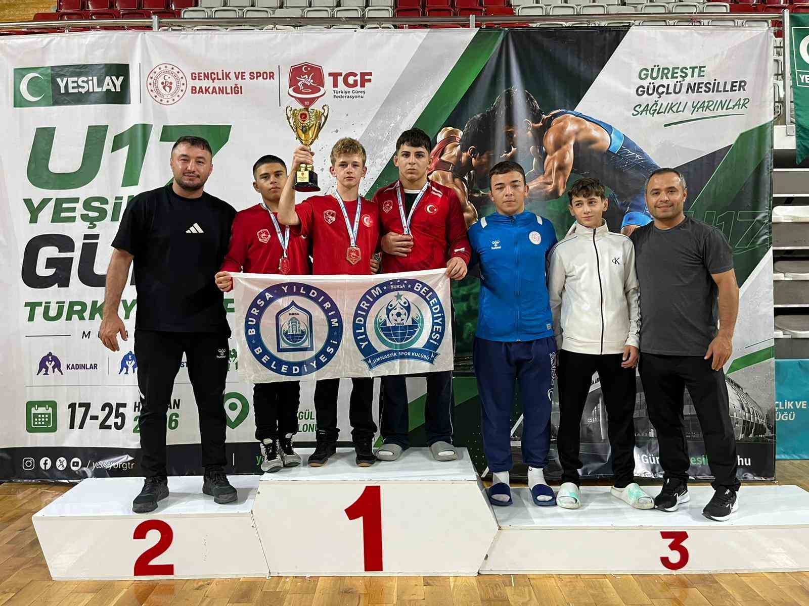U17 YILDIZLAR GÜREŞ ŞAMPİYONASI'NDA TAKIM HALİNDE İKİNCİ OLAN YILDIRIM BELEDİYESPOR, BÜYÜK BİR BAŞARIYA İMZA ATTI.