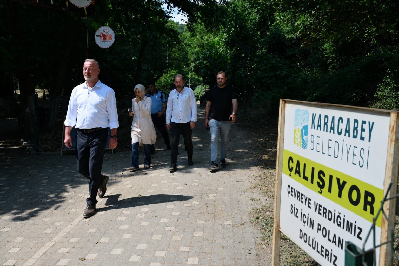 KARACABEY BELEDİYESİ, YAZ SEZONU ÖNCESİNDE YENİKÖY PİKNİK ALANI'NI KAPSAMLI BİR ÇALIŞMAYLA VATANDAŞLARIN HİZMETİNE HAZIRLADI.