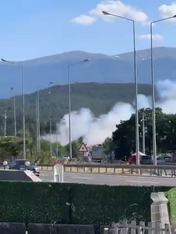 BURSA'NIN KESTEL İLÇESİNE BAĞLI ÜMİTALAN MAHALLESİ MEVKİİNDEKİ ORMANLIK ALANDA ÇIKAN YANGIN EKİPLERİ ALARMA GEÇİRDİ.
