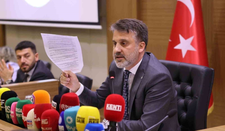 BURSA BÜYÜKŞEHİR BELEDİYESİ BAŞKAN VEKİLİ ŞAHİN BİBA, BÜYÜKŞEHİR BELEDİYE MECLİSİ’NİN TEMMUZ AYI BİRİNCİ OTURUMUNDA GÜNDEME DAİR ÇARPICI AÇIKLAMALARDA BULUNDU.