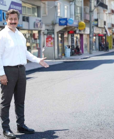 KARAYOLLARI GENEL MÜDÜRLÜĞÜ TARAFINDAN, YENİŞEHİR BELEDİYESİ’NİN DE DESTEKLERİYLE İLÇEMİZİN UZUN YILLARDIR BEKLEDİĞİ ANA ARTERLERDE SICAK ASFALT ÇALIŞMALARI TAMAMLANDI.