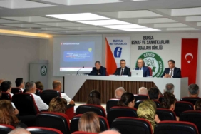 BURSA ESNAF VE SANATKÂRLAR ODALARI BİRLİĞİNİN (BESOB) EV SAHİPLİĞİNDE DEFTERDAR HALİL TEKİN VE GELİR İDARESİ GRUP MÜDÜRLERİNİN KATILIMIYLA ESNAF ODA BAŞKANLARI VE ÜYELERİNE YÖNELİK ‘VERGİ BORÇLARINDA TECİL VE TAKSİTLENDİRME’ KONULU BİLGİLENDİRME TOPLANTISI GERÇEKLEŞTİRİLDİ.