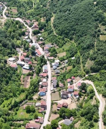 BURSA'NIN İNEGÖL İLÇESİNE 17 KİLOMETRE UZAKLIKTA OLAN KIRSAL HİLMİYE MAHALLESİ, TÜRKİYE'NİN EN UZUN MAHALLESİ OLMA ÖZELLİĞİNİ TAŞIYOR.