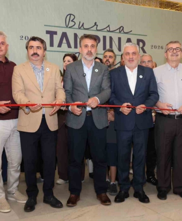 BURSA BÜYÜKŞEHİR BELEDİYESİ, SIRPLAR TARAFINDAN GERÇEKLEŞTİRİLEN SREBRENİTSA KATLİAMINI UNUTTURMAMAK VE HAYATINI KAYBEDENLERİ YAD ETMEK AMACIYLA ‘İNSANLIĞIN VİCDANINDA SREBRENİTSA’ TEMALI ANMA PROGRAMI DÜZENLEDİ.