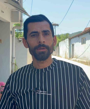 SÜLEYMAN KOÇOĞLU'NUN OĞLU İLKER KOÇOĞLU DA BABASI İLE KAZ ARASINDAKİ DOSTLUĞUN BİR KÖPEĞİN SADAKATİNİ ARATMADIĞINI İFADE ETTİ.