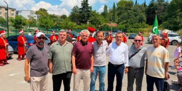 BURSA'DAKİ VATAN SEVDALARI PLATFORMU, MUHARREM AYI DOLAYISIYLA DÜZENLEDİĞİ AŞURE, LOKMA VE ÇOCUKLARA OYUNCAK DAĞITIMI ETKİNLİĞİYLE YÜZLERCE VATANDAŞI BİR ARAYA GETİRDİ.