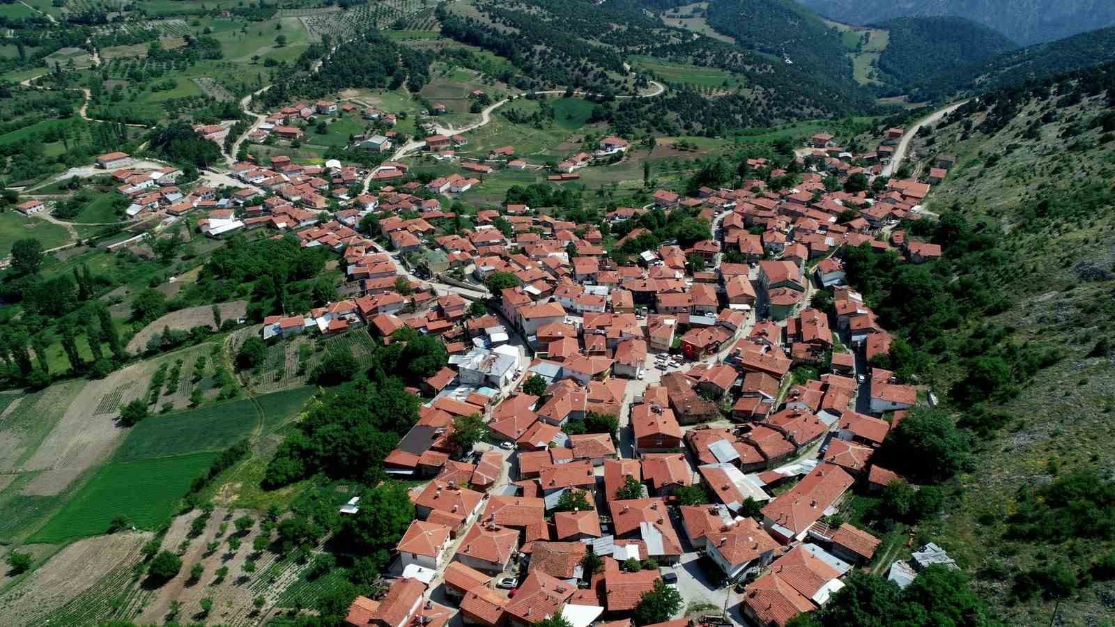 BURSA’NIN KELES İLÇESİNDE KURULU SORGUN KÖYÜ TARIMSAL KALKINMA KOOPERATİFİ’NCE YILLARDIR BÜYÜK BİR ÖZENLE ÜRETİLEN SORGUN PEYNİRİ COĞRAFİ İŞARET TESCİLİ ALDI.