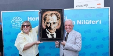 NİLÜFER BELEDİYESİ’NİN KENT YAŞAMINA DEĞER KATMAK AMACIYLA HAYATA GEÇİRDİĞİ ATAEVLER KAPALI PAZAR ALANI, DÜZENLENEN TÖRENLE HİZMETE AÇILDI. 5 BİN 416 METREKARELİK ALANA SAHİP MERKEZ, HEM PAZAR ALANI HEM DE OTOPARKIYLA BÖLGENİN ÖNEMLİ BİR İHTİYACINI KARŞILAYACAK.