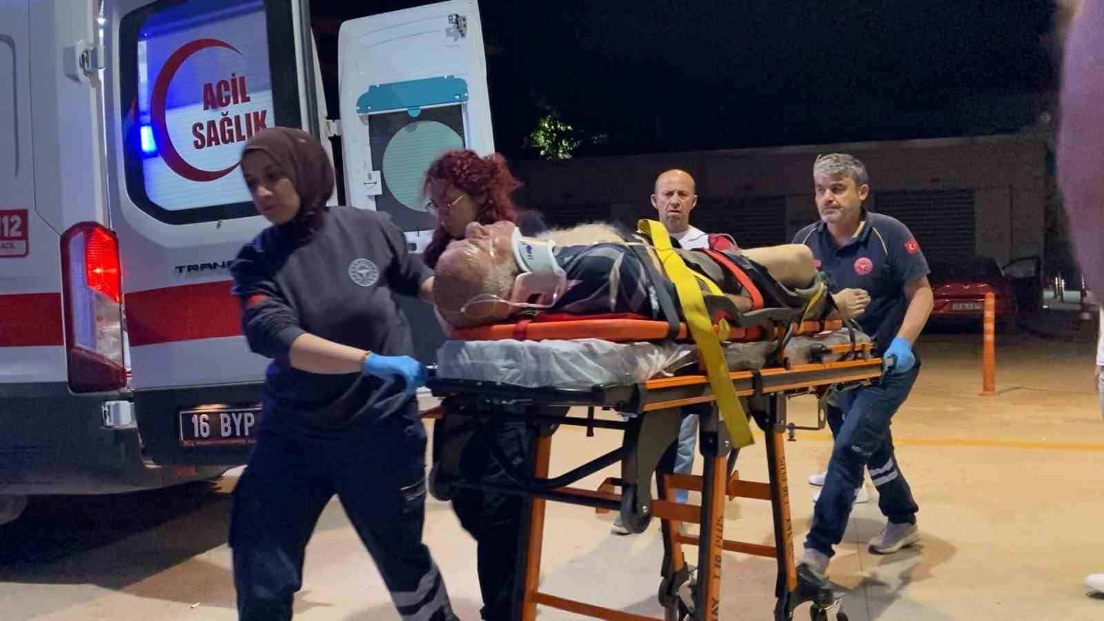 BURSA'NIN İNEGÖL İLÇESİNDE MEYDANA GELEN TRAKTÖR KAZASINDA, DEVRİLEN TRAKTÖRÜN SÜRÜCÜSÜ AĞIR YARALANDI.
