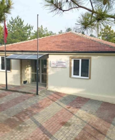 İNEGÖL'DE DEVLET, BELEDİYE VE HAYIRSEVERLERİN İŞ BİRLİĞİYLE BAŞLATILAN SAĞLIK YATIRIMLARI SÜRÜYOR.