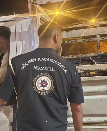 DÜZENSİZ GÖÇ VE GÖÇMEN KAÇAKÇILIĞINA YÖNELİK EŞ ZAMANLI DENETİMLER YAPILDI