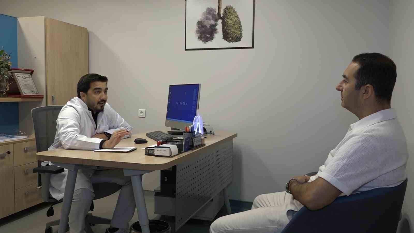 DÜNYADA EN SIK GÖRÜLEN KRONİK AKCİĞER HASTALIKLARINDAN BİRİNİN KRONİK OBSTRÜKTİF AKCİĞER HASTALIĞI (KOAH) OLDUĞUNU SÖYLEYEN GÖĞÜS CERRAHİSİ UZMANI DR. KAMRAN ALİYEV, 