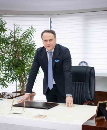 ÜÇEL KAUÇUK, CEZAYİR’DEKİ BAYİSİYLE ORTAK ÜRETİM YATIRIMI GERÇEKLEŞTİRİYOR. KURULUM SÜRECİ BÜYÜK ÖLÇÜDE TAMAMLANAN TESİSİN KISA SÜRE İÇİNDE ÜRETİME BAŞLAMASI PLANLANIYOR.