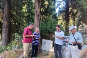 OSMANLI TÜRKLERİNİN BÖLGEDEKİ VAR OLMA MÜCADELESİNİN VE DÖNÜM NOKTASININ SİMGESİ OLAN 27 TEMMUZ 1302 DİNBOZ ZAFERİNİN 724. YIL DÖNÜMÜNÜN GÜNÜMÜZE KADAR UZANAN SÜREÇTE, BURSANIN TARİHİ MİRASINI KORUYAN EN ÖNEMLİ YAPILAR VE İSİMLER TARİH SAYFASINDA ÖZEL BİR YER TUTUYOR.