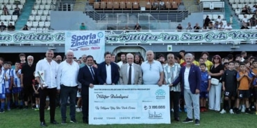 NİLÜFER BELEDİYESİ, AMATÖR SPOR KULÜPLERİ AYNİ VE NAKDİ YARDIM DESTEK PROJESİ KAPSAMINDA 31 SPOR KULÜBÜNE 3 MİLYON 100 BİN LİRA YARDIMDA BULUNDU.