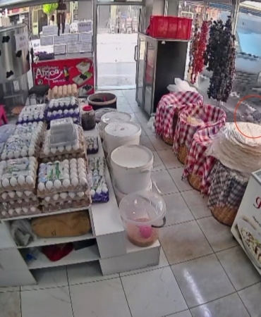 KAZA ANI İSE SANİYE SANİYE GÜVENLİK KAMERASINA YANSIDI.