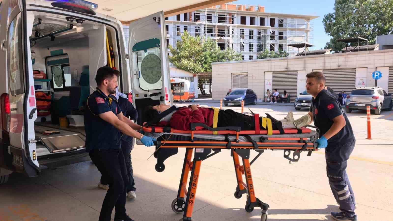 BURSA’NIN İNEGÖL İLÇESİNDE KONTROLDEN ÇIKAN MOTOSİKLETİN DERE YATAĞINA UÇTUĞU KAZADA SÜRÜCÜ YARALANDI.