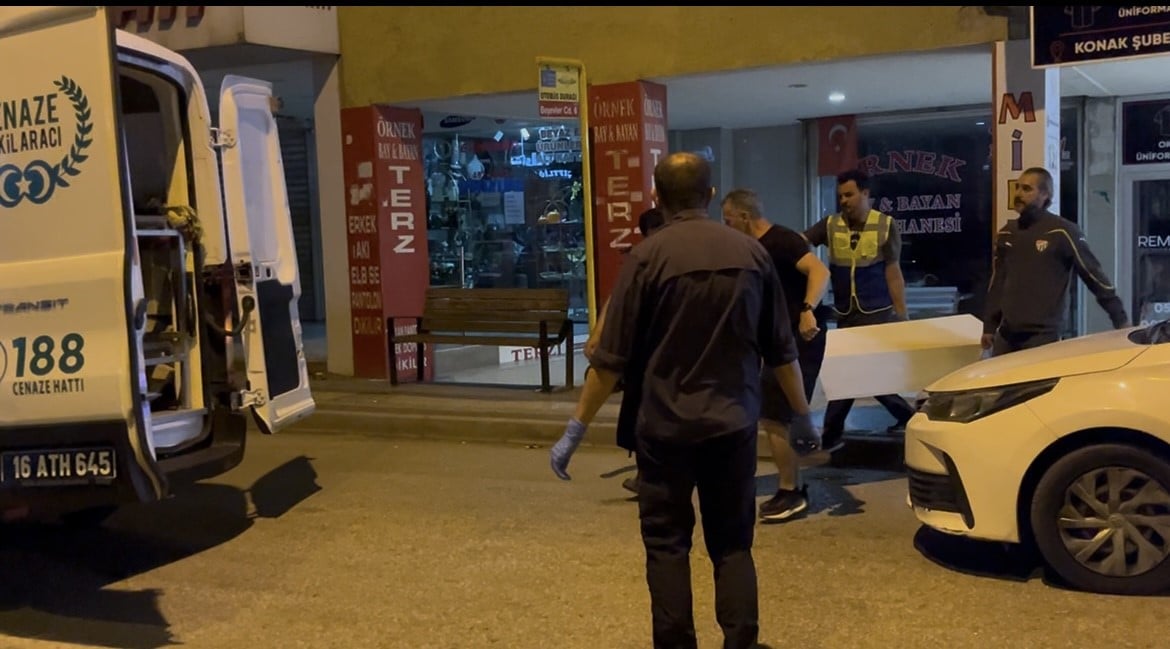 BURSA’DA 2 ÇOCUK ANNESİ KADIN EVDE BAŞINDAN VURULMUŞ HALDE BULUNDU : 1 GÖZALTI