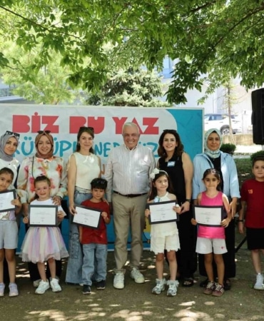 NİLÜFER BELEDİYESİ’NİN BU YIL 15’İNCİSİNİ GERÇEKLEŞTİRDİĞİ "BİZ BU YAZ KÜTÜPHANEDEYİZ" ETKİNLİĞİ DÜZENLENEN RENKLİ ŞENLİK İLE SONA ERDİ.