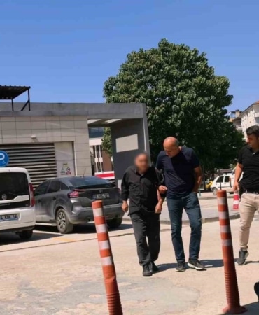 EMNİYETTEKİ İŞLEMLERİNİN ARDINDAN ADLİYEYE SEVK EDİLEN AHMET T., ÇIKARILDIĞI MAHKEMECE TUTUKLANDI