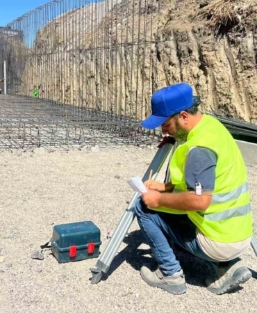BURSA BÜYÜKŞEHİR BELEDİYESİ, NİLÜFER İLÇESİNE BAĞLI 30 AĞUSTOS ZAFER MAHALLESİ’NDE BULVAR, CADDE VE SOKAKLARA YAĞMUR SUYU HATTI KAZANDIRMAK İÇİN HAREKETE GEÇTİ.
