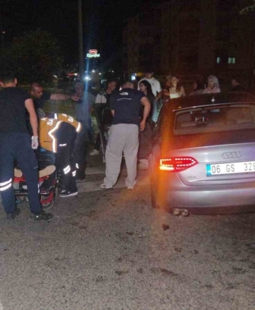 BURSA-YALOVA KARAYOLUNDA ÇARPIŞAN OTOMOBİLLERDEN KAÇAN SÜRÜCÜ REFÜJE ÇIKARAK YARALANDI.