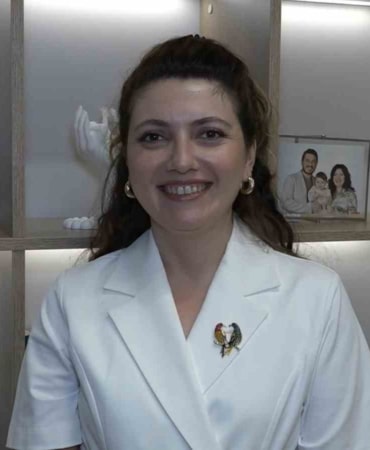 KADIN HASTALIKLARI VE DOĞUM UZMANI DR. BEGÜM UZSEZER GÜLER