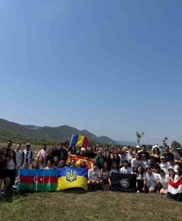 NİLÜFER BELEDİYESİ VE ULUSLARARASI GENÇLİK ORGANİZASYONU AIESEC İŞ BİRLİĞİYLE DÜZENLENEN "TOP OF THE MOUNTAİN (TOM) 26" KAMPINDA, FARKLI ÜLKELERDEN GELEN DEĞİŞİM ÖĞRENCİLERİ VE TÜRK GENÇLER FADILLI’DA BİR ARAYA GELDİ.