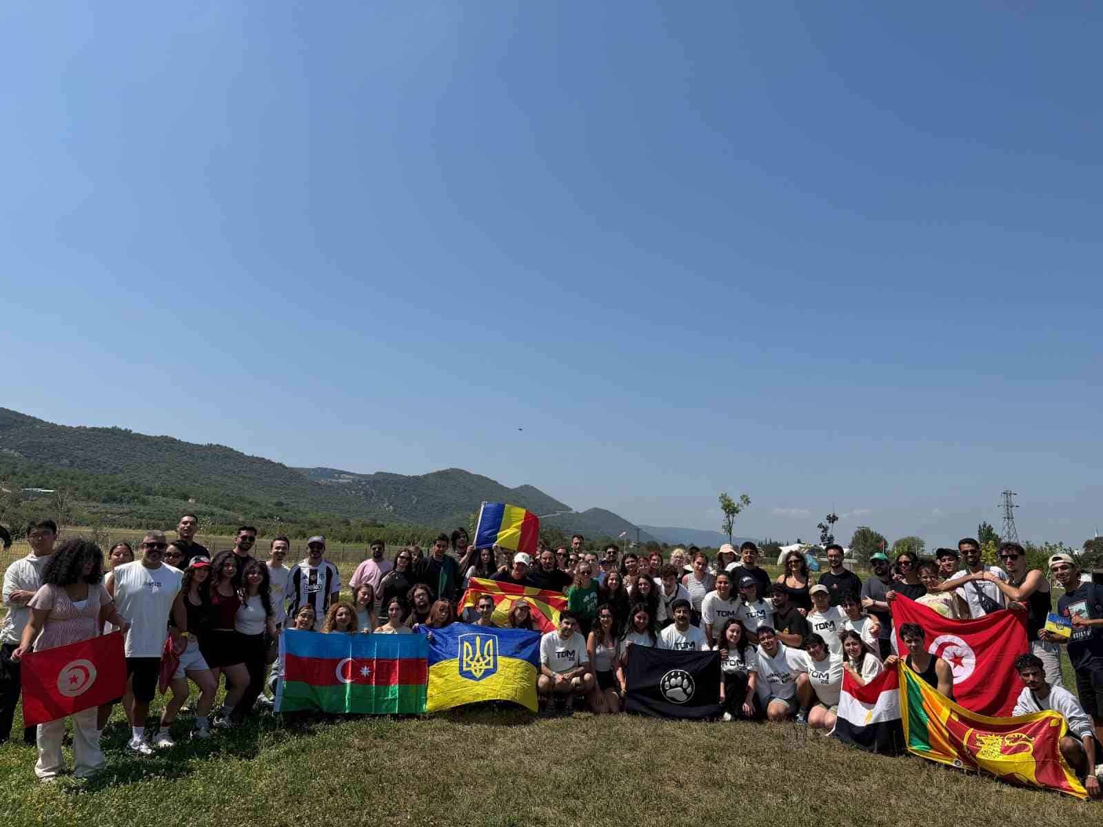 NİLÜFER BELEDİYESİ VE ULUSLARARASI GENÇLİK ORGANİZASYONU AIESEC İŞ BİRLİĞİYLE DÜZENLENEN 