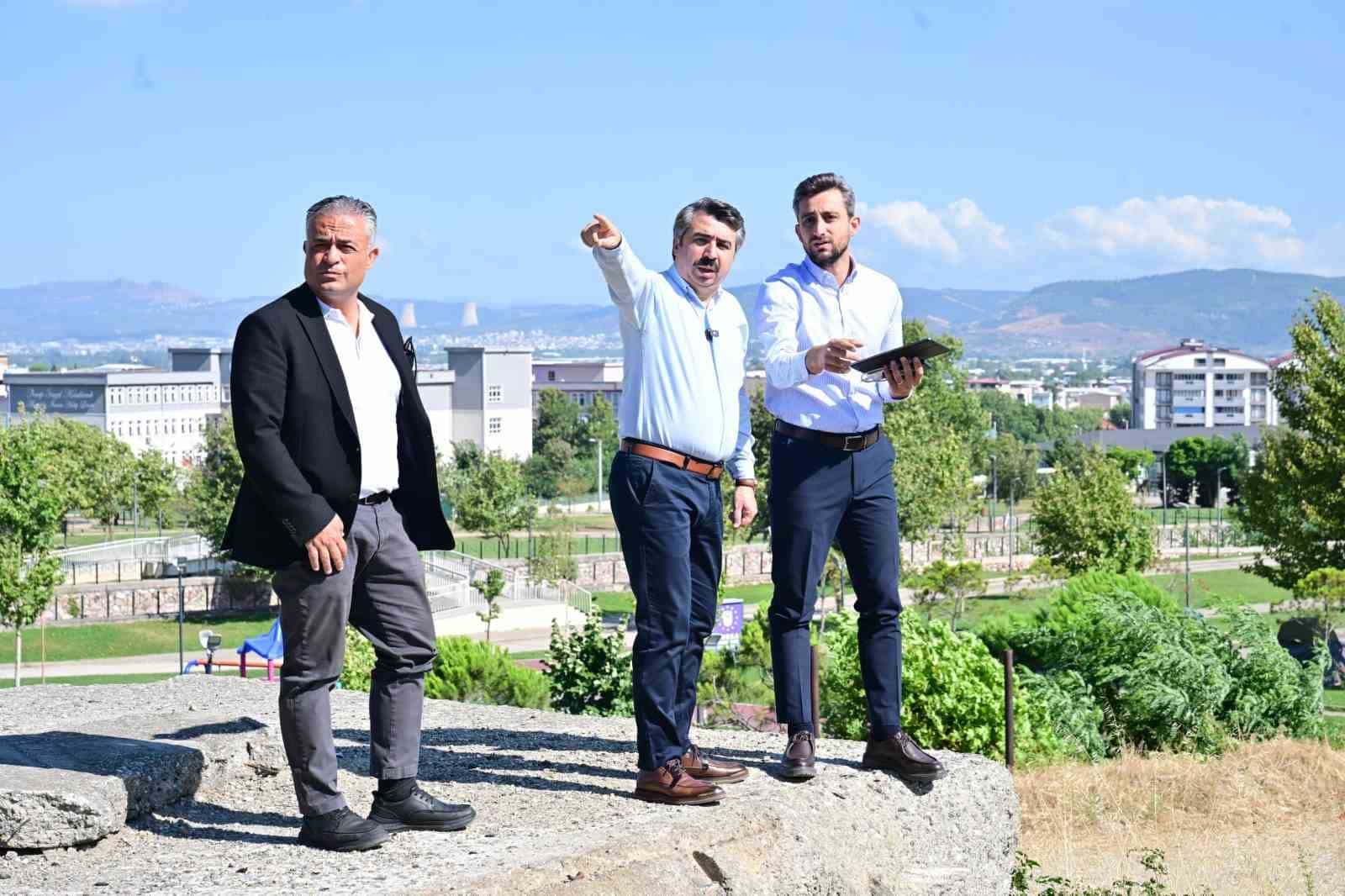 YILDIRIM BELEDİYESİ, İLÇENİN ULAŞIM AĞINI GÜÇLENDİRECEK YATIRIMLARINA BİR YENİSİNİ DAHA EKLİYOR. YILDIRIM BELEDİYESİ, ULAŞILABİLİR BİR ŞEHİR HEDEFİYLE ÇALIŞMALARINI ARALIKSIZ SÜRDÜRÜYOR. BİR YANDAN MEVCUT YOLLARDA YENİLEME VE İYİLEŞTİRME YAPAN YILDIRIM BELEDİYESİ, BİR YANDAN DA YENİ İMAR YOLLARI AÇARAK ULAŞIMI RAHATLATIYOR. BU KAPSAMDA HACİVAT MAHALLESİ’NDE İMAR UYGULAMASI TAMAMLANAN BÖLGEYE YENİ İMAR YOLLARI KAZANDIRILIYOR.