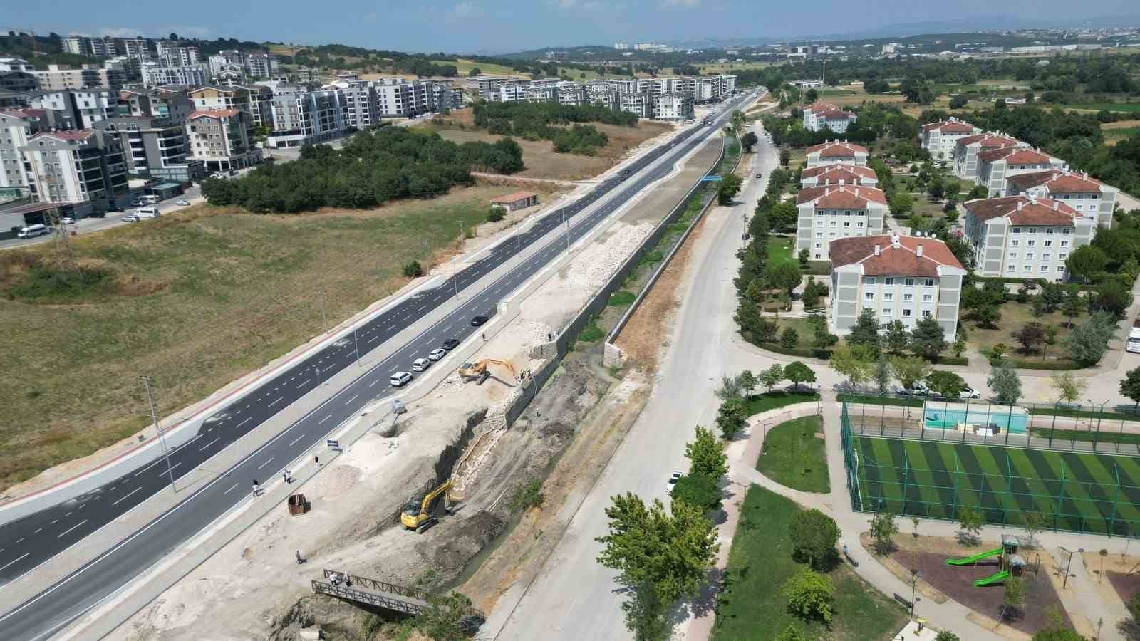 BURSA BÜYÜKŞEHİR BELEDİYESİ, NİLÜFER İLÇESİ 30 AĞUSTOS ZAFER MAHALLESİ’NDE BULUNAN ÜRÜNLÜ DERESİ’NDE ISLAH ÇALIŞMASIYLA EŞ ZAMANLI OLARAK YOL GENİŞLETME VE ÇEVRE DÜZENLEMESİ GERÇEKLEŞTİRİYOR.
